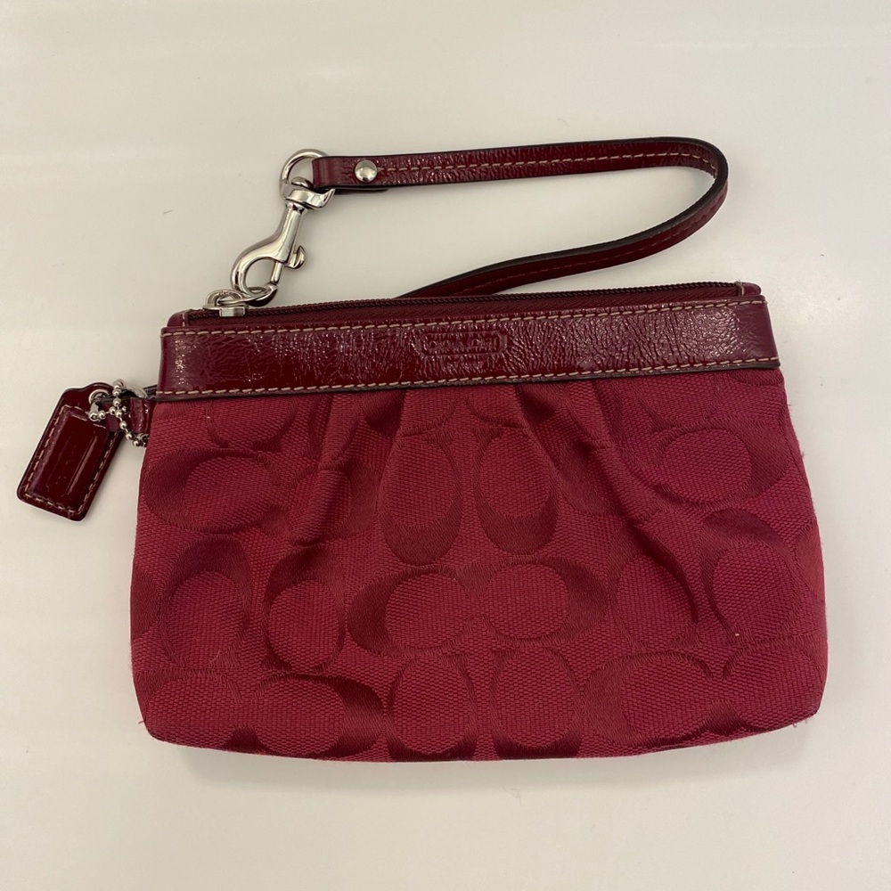 Coach Wristlet | Burgundy